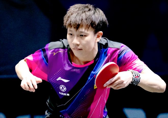 莱万利用自 莱万利用自