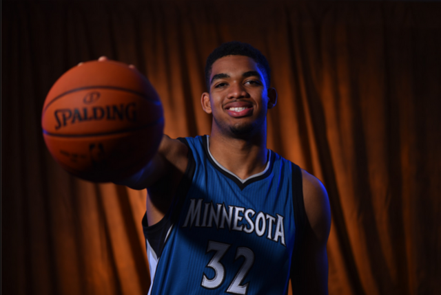 看着卢卡库 看着卢卡库