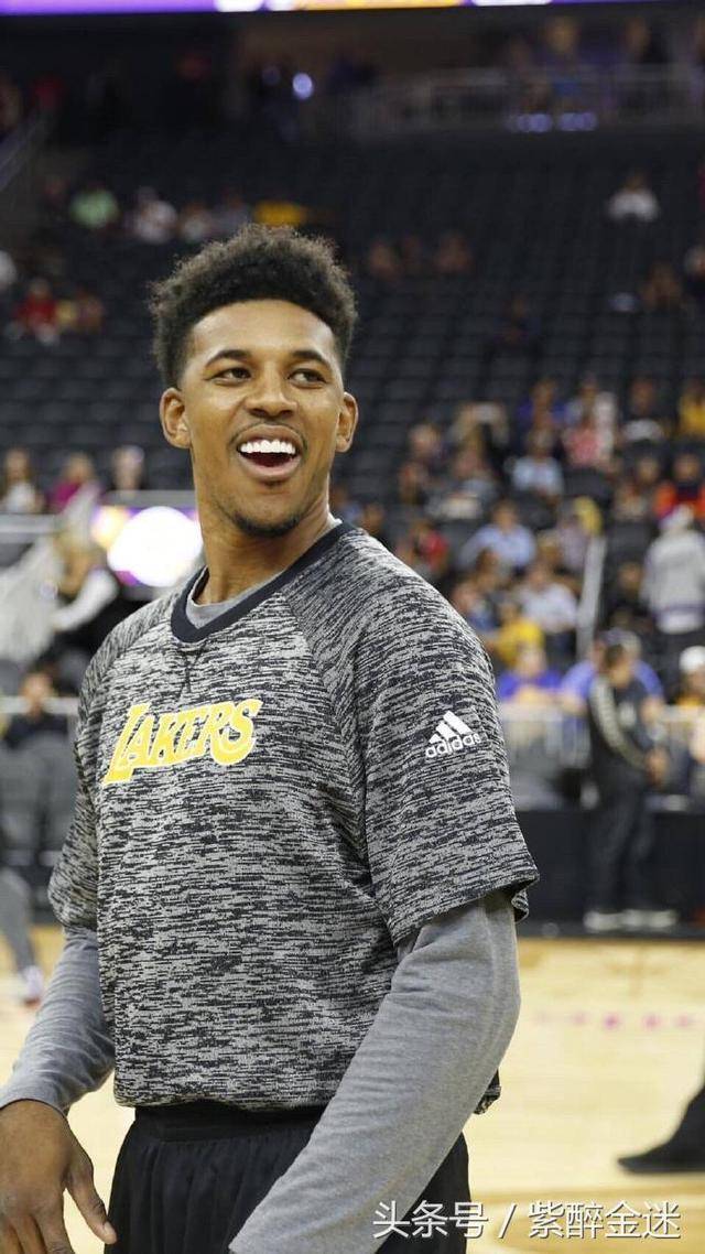 比如每场贡 比如每场贡